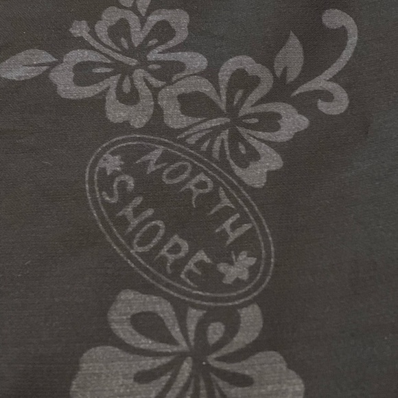 Men’s Hawaiian Button Down Shirt - Picture 3 of 8